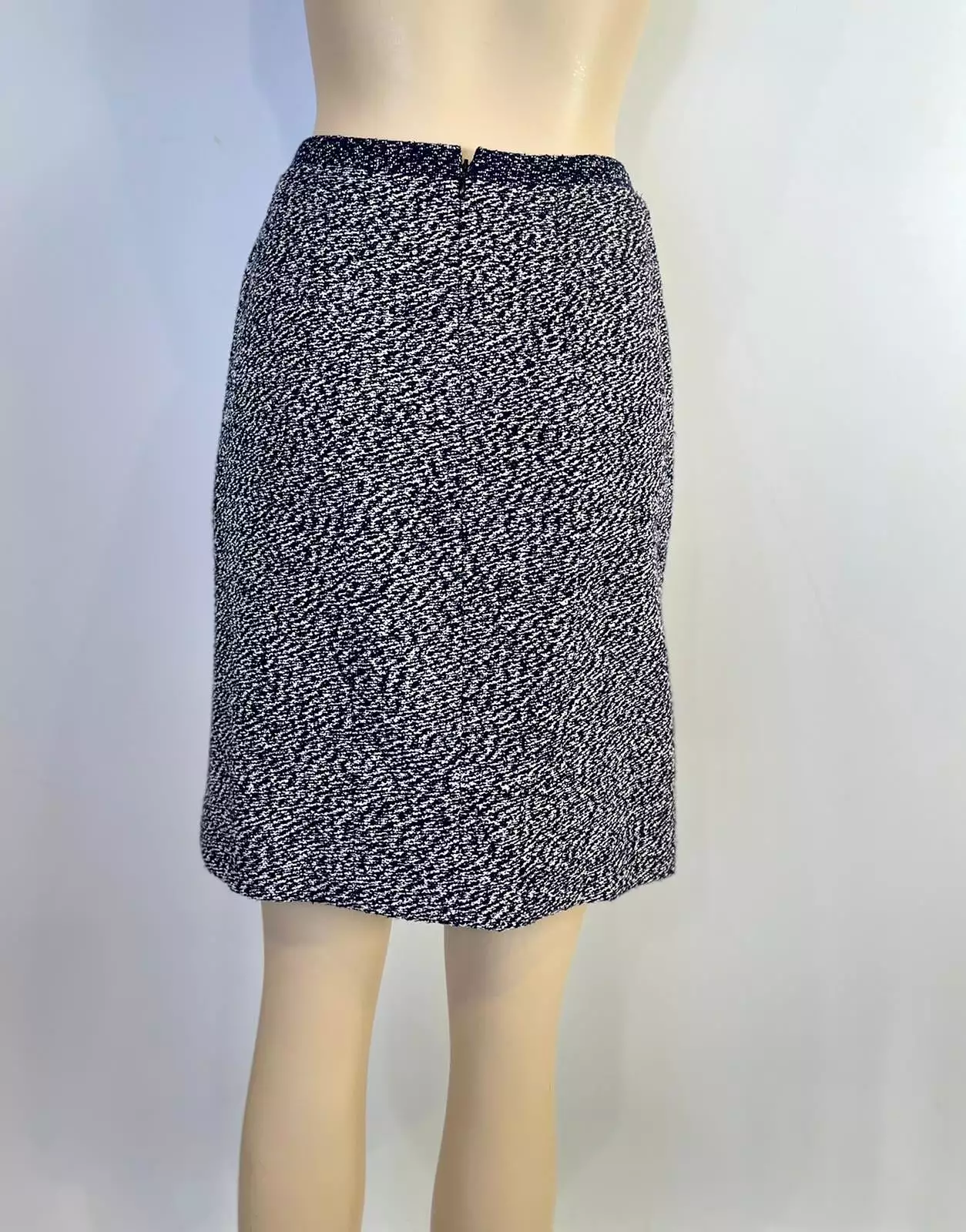 97C, 1997 Cruise Chanel Vintage Navy and White Tweed Skirt FR 38 US 6