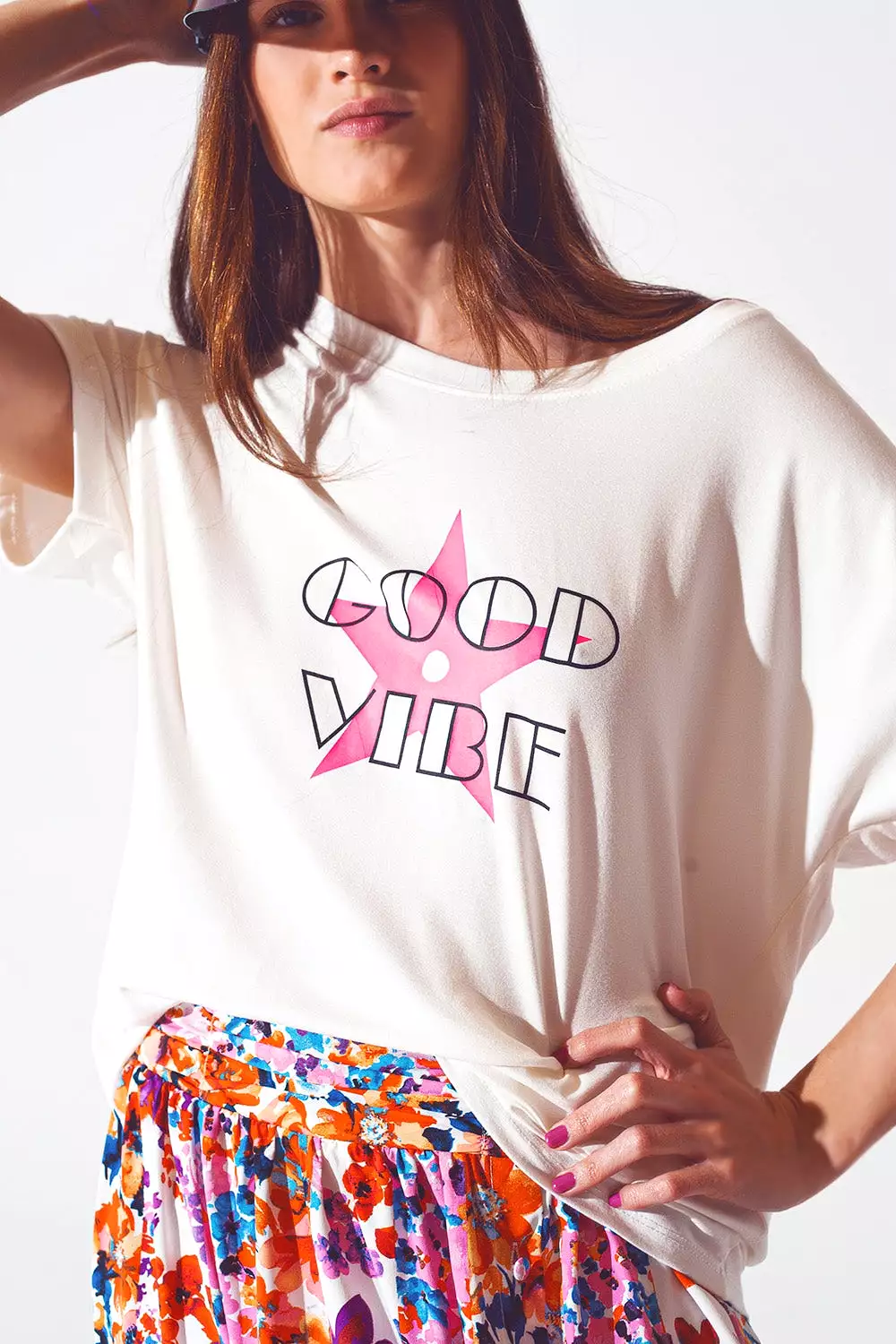 Boat Neack T-Shirt with Good Vibe Text in White and Pink