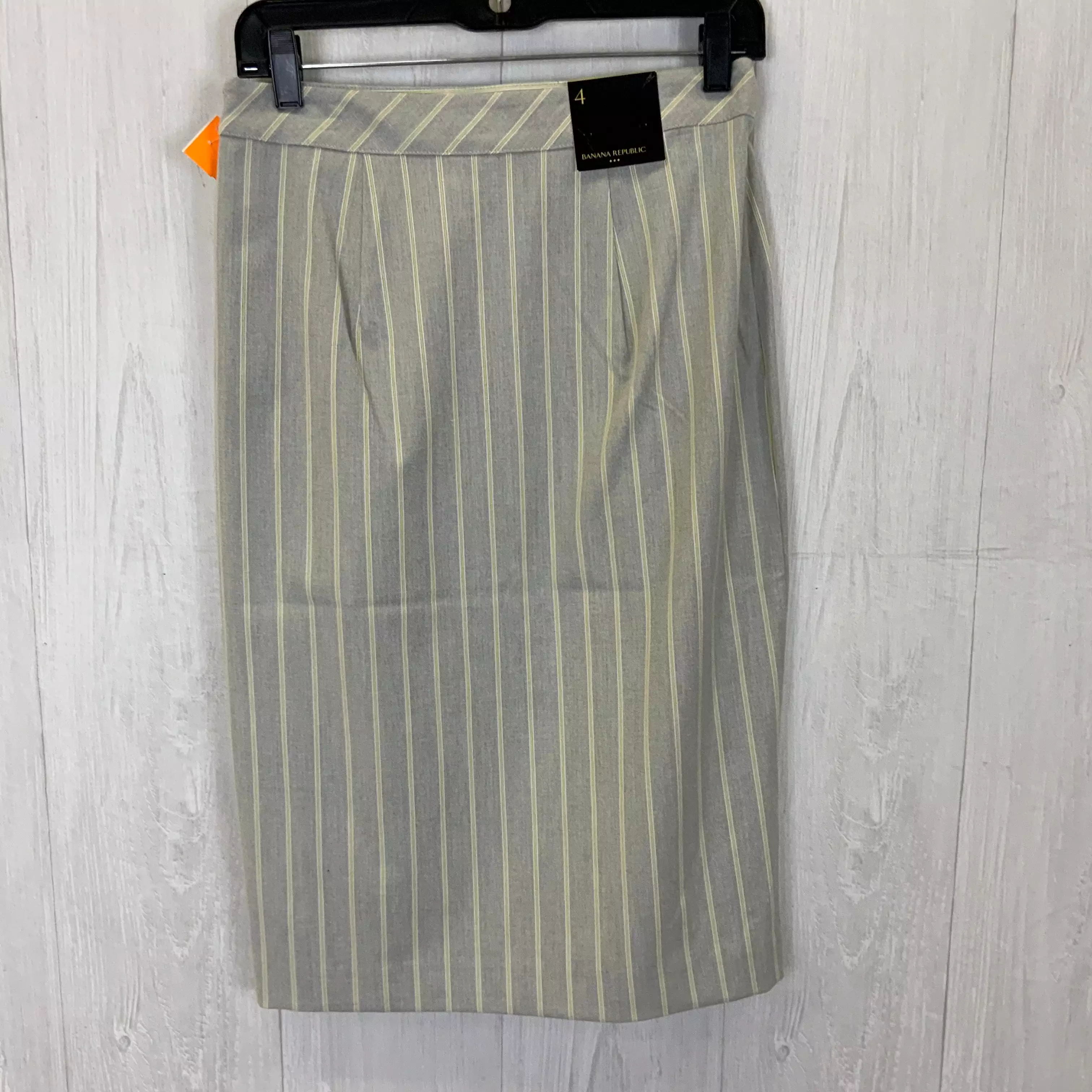 Skirt Midi By Banana Republic O  Size: 4